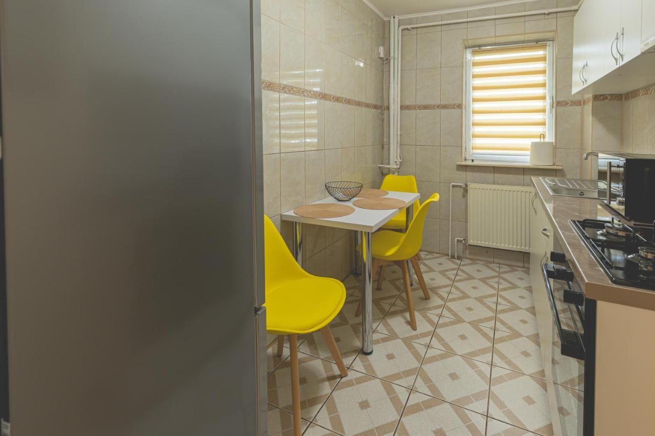 Luxury 2 Bedroom Holiday Apartment Piteşti Dış mekan fotoğraf