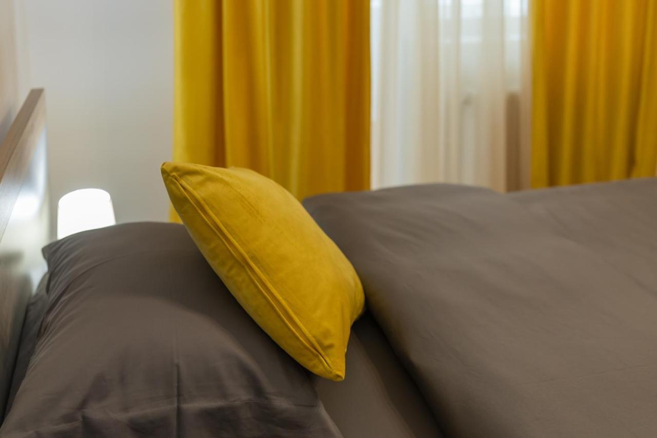 Luxury 2 Bedroom Holiday Apartment Piteşti Dış mekan fotoğraf