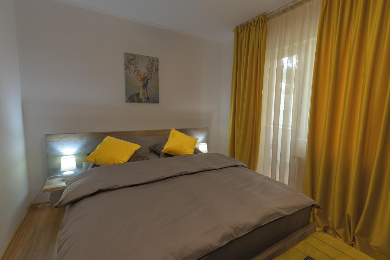 Luxury 2 Bedroom Holiday Apartment Piteşti Dış mekan fotoğraf