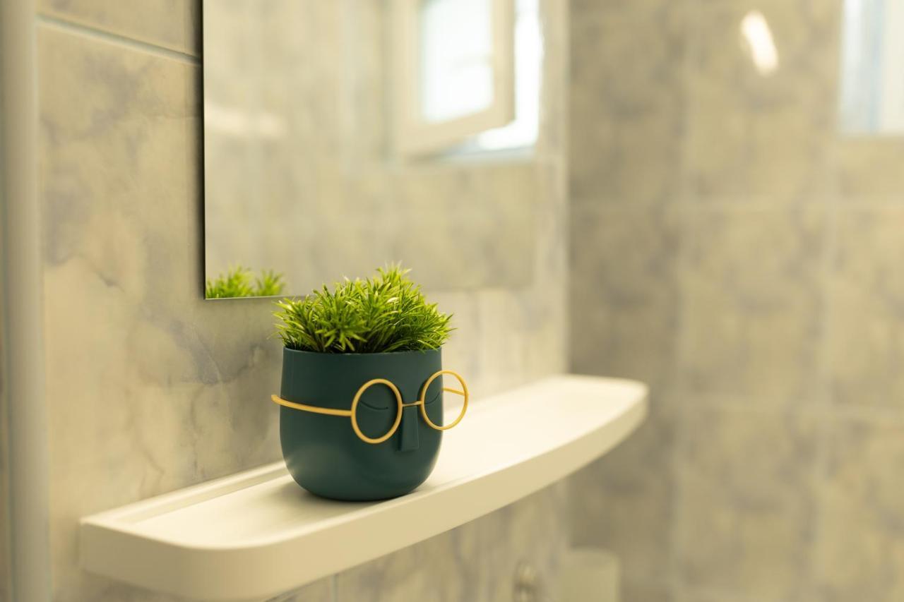 Luxury 2 Bedroom Holiday Apartment Piteşti Dış mekan fotoğraf
